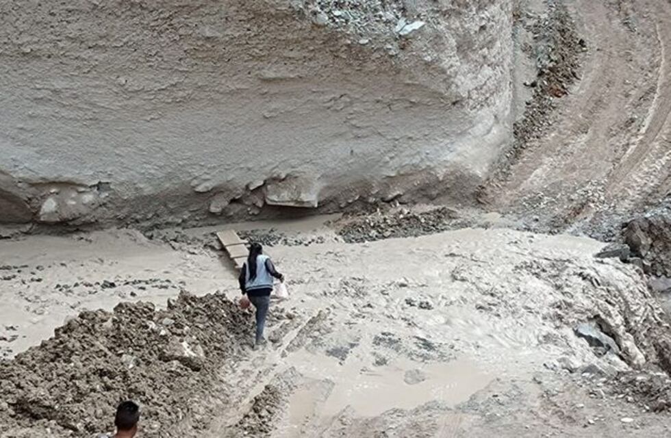 A una semana del alud en Iruya, 18 comunidades continúan aisladas por la falta de caminos