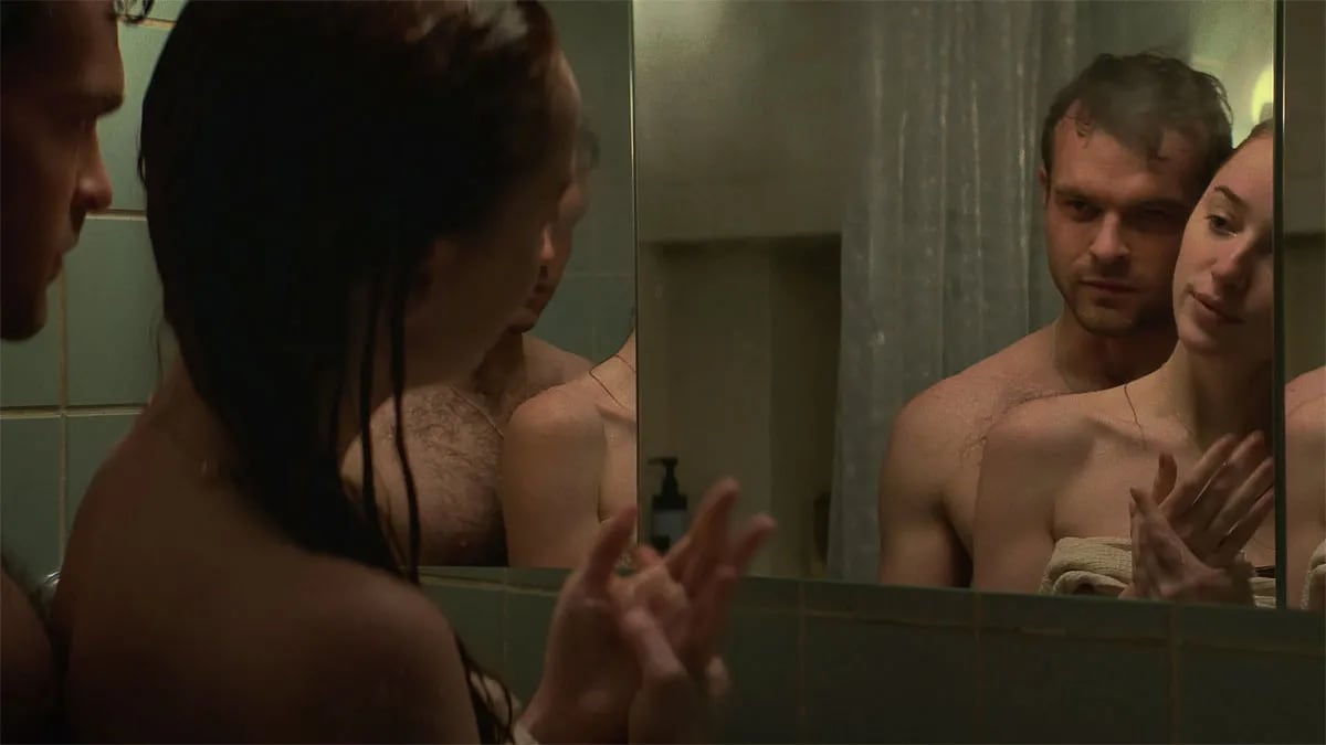 La película sugerida se llama Juego Limpio.