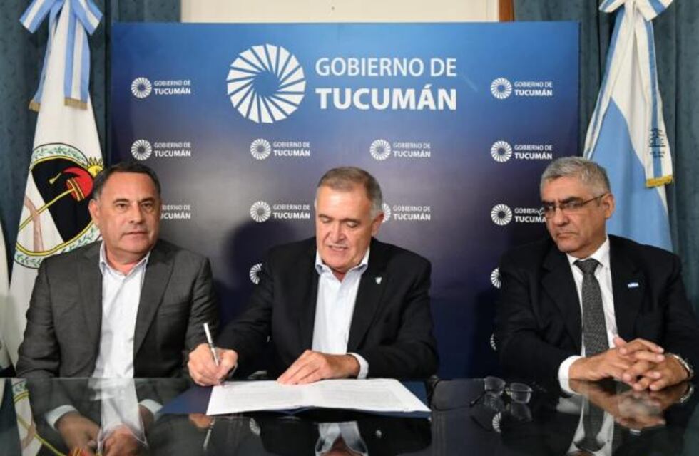 Jaldo firmó un acuerdo salarial con trabajadores del Subsidio de Salud