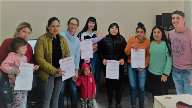 Entregaron certificados por el "Seguila igual"