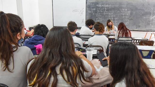 No habrá más burbujas, aunque sí se mantendrán las recomendaciones básicas de cuidados sanitarios. Además, se insta a que los menores continúen vacunándose. Foto: Los Andes.