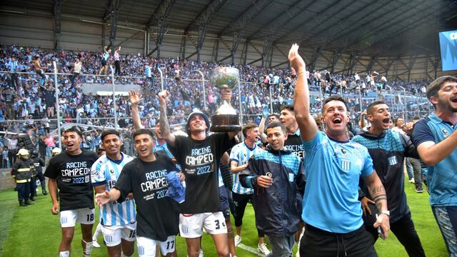 Racing festejó en San Luis al vencer en los penales a Villa Mitre, es el campeón del Federal A y ascendió a la Primera Nacional. (Javier Ferreyra / Enviado Especial)