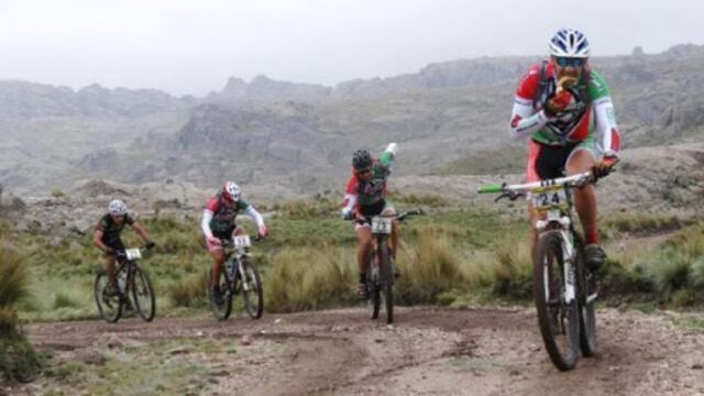 La Vuelta de las Altas Cumbres tuvo presencia de Ciclistas de Arroyito
