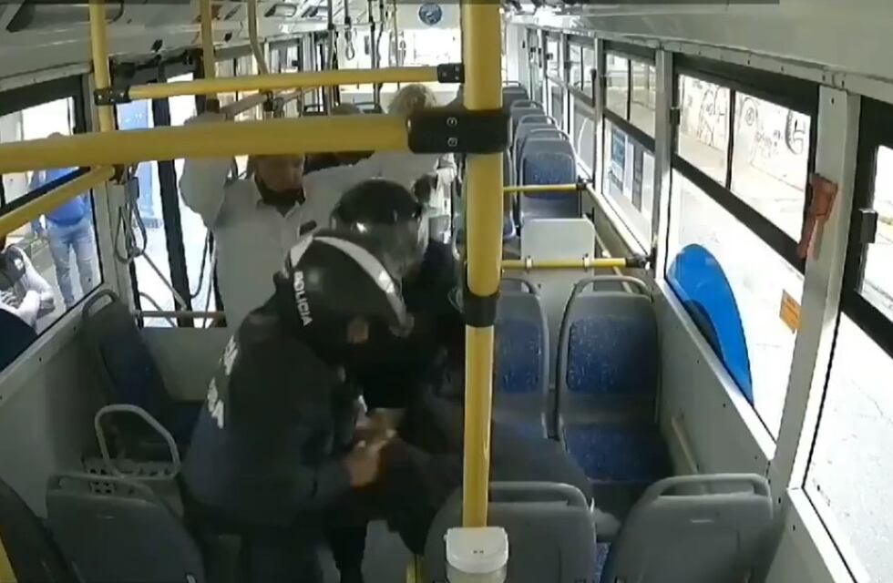 Quiso robar en un colectivo, quedó filmado y lo detuvieron