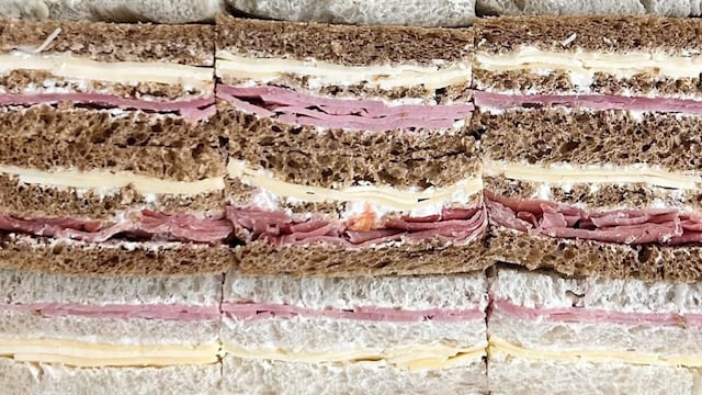 Los sandwiches de miga de un local de Córdoba cautivaron a un famoso cuartetero.