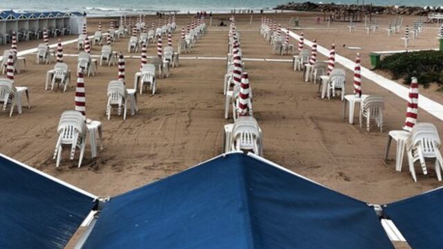 Se duplicaron los precios: cuánto costará alquilar una carpa en Mar del Plata en las vacaciones de verano 2025.