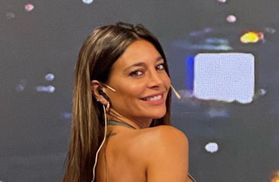 Sol Pérez salió en vivo con una musculosa negra que muestra “de más” y levanta la temperatura