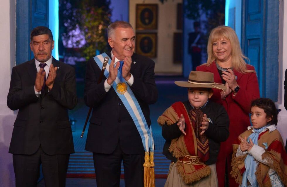 Vigilia patria: el Himno Nacional resonó en la Casa Histórica