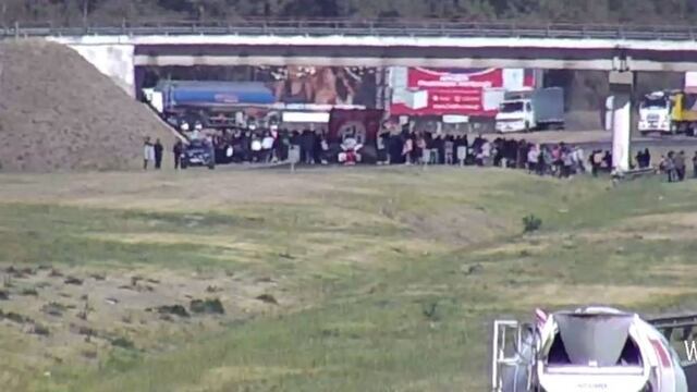 La manifestación comenzó a las 9 de la mañana dejoba del puente que conecta con Wilde.