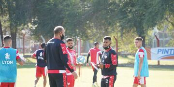 Claudio Sarría apunta a ser más que interino en Instituto (Leandro Gómez / Prensa IACC).
