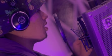 Kevin Funes escribe canciones para ayudar a jóvenes a salir de las adicciones.