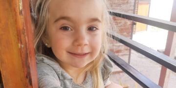 El Gobierno de Mendoza donó los pasajes y Juanita viajará con su familia a Barcelona  Fuente: Gentileza Ruth Dávila.