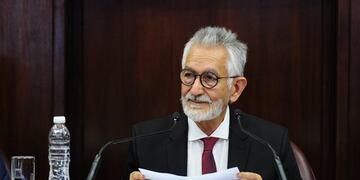 El gobernador durante su discurso en la apertura de Sesiones Ordinarias de la Legislatura puntana.