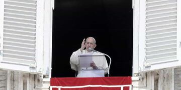 El papa Francisco invitó a rezar por "los que sufren".