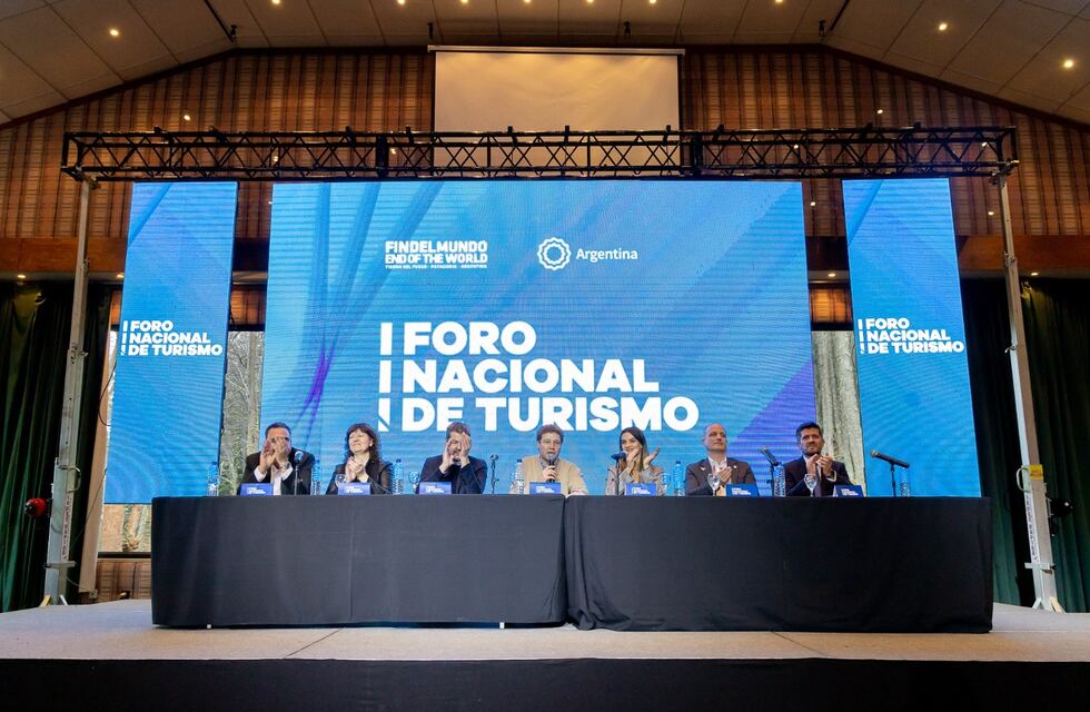 Inauguraron el Foro Nacional de Turismo 2023 en Tierra del Fuego