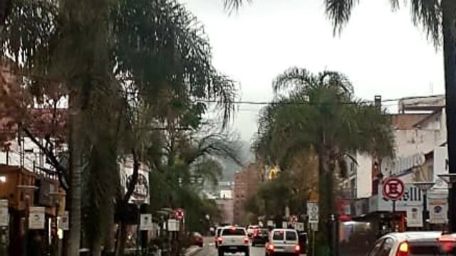 Centro de Carlos Paz, este miércoles por la tarde y tras una intensa nevada.