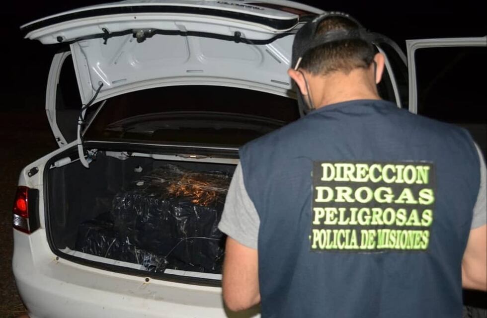 Tras una persecución detuvieron a cinco hombres y secuestraron 187 kilos de droga