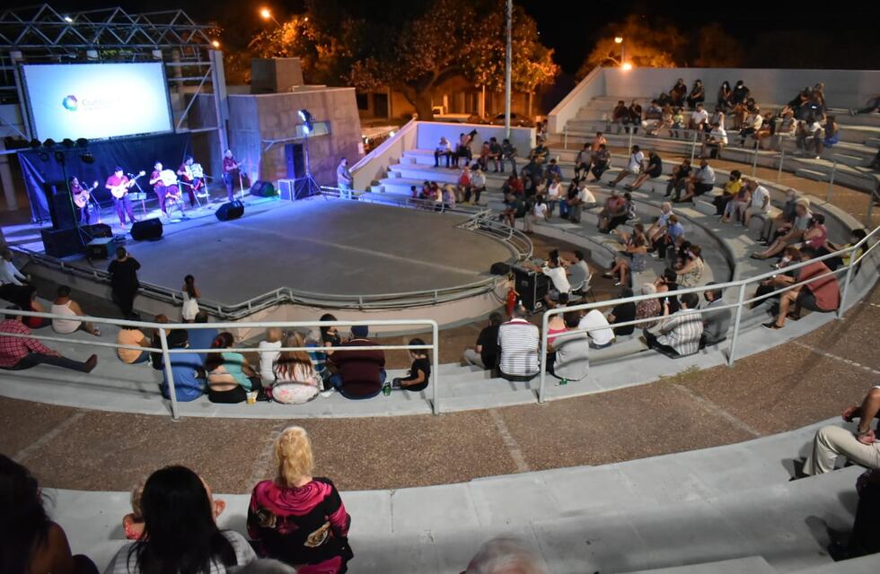 Tango y folklore en el Anfiteatro