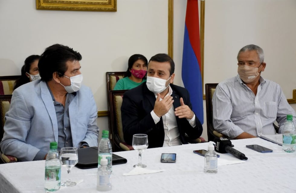 Productores de Piray recibieron la escrituración de 166 hectáreas de Arauco a través del gobierno provincial