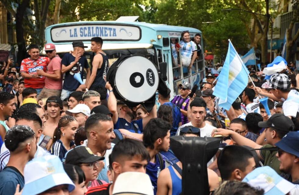 Qatar 2022: así se vivió en Mendoza la locura por la Argentina clasificada a cuartos de final