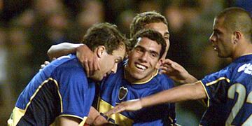 El exdelantero de la Roma fue compañero del "Apache" en la Copa Libertadores 2002.