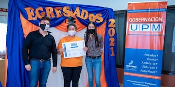 La UPM entregó certificados a egresados 2021 de Comandante Andresito.