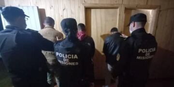 Tres jóvenes fueron detenidos por robo en Colonia Alberdi.