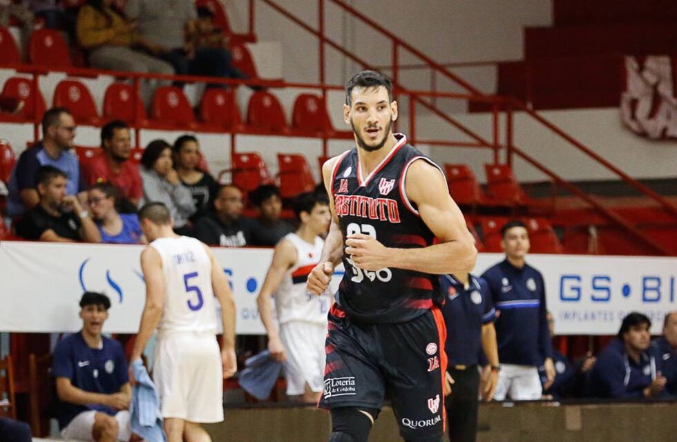 Ganó Instituto, sigue firme arriba y le dio una mano a Atenas