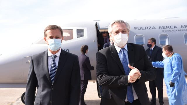 Alberto Fernández y Rodolfo Suarez en Impsa Mendoza.