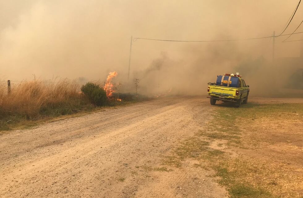 Masivo incendio en Tandil como consecuencia de la ola de calor