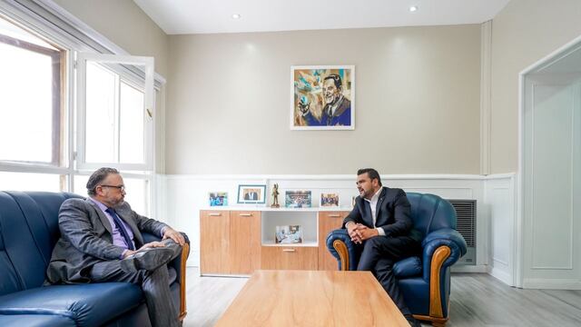 El Ministro de Desarrollo Productivo de la Nación, Matías Kulfas fue recibido por el intendente Walter Vuoto en la sede de Intendencia de la Municipalidad de Ushuaia.