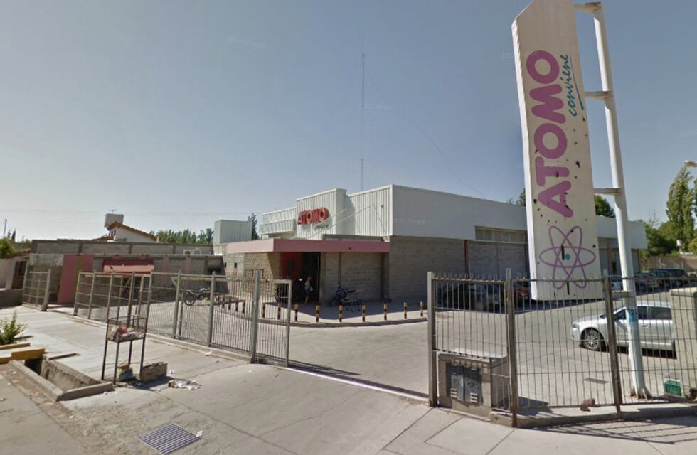 Una banda de más de 10 delincuentes armados robó un supermercado de Guaymallén