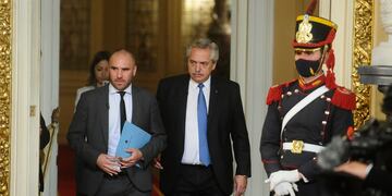 Alberto Fernández y Martín Guzmán delinearon una serie de ayudas para mejorar el humor social.