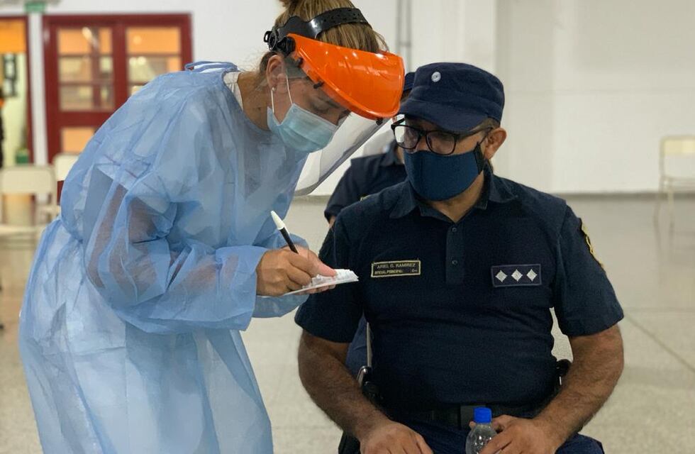Vacunación en Córdoba: aplicarán terceras dosis a personal de seguridad y educación