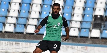 Jorge Juárez, de gran presente en el "Lobo" jujeño, será titular en el enfrentamiento contra el "Lechero" este domingo.