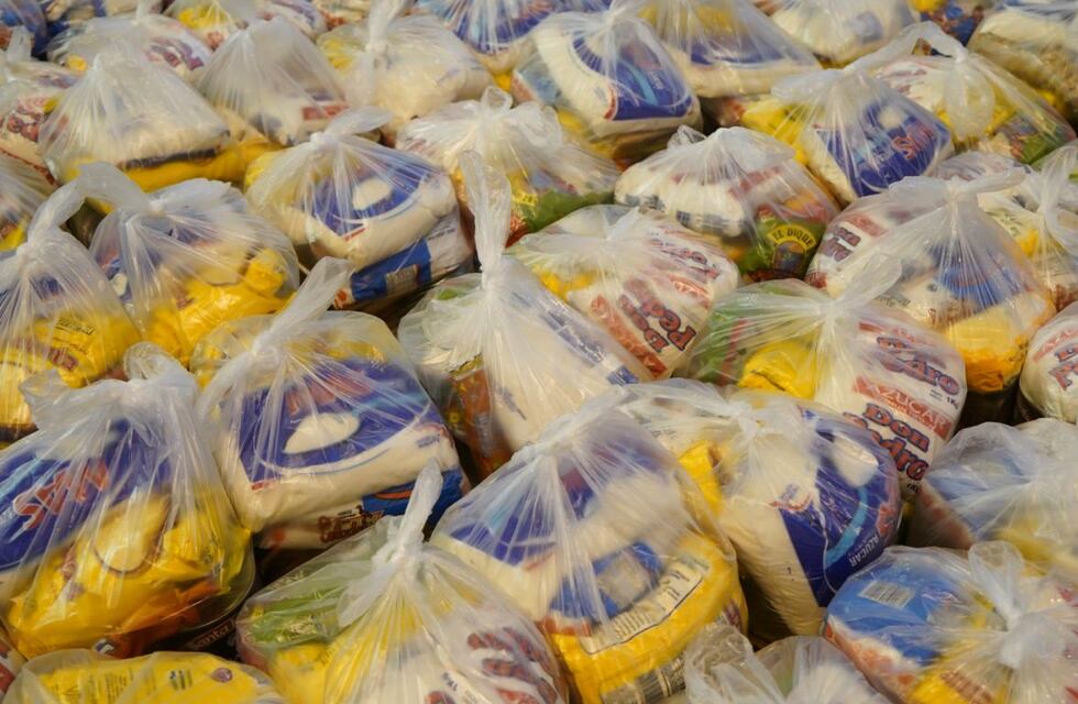 Tras el vuelco en Tandil del camión que trasladaba bolsones de comida, se realiza un nuevo operativo