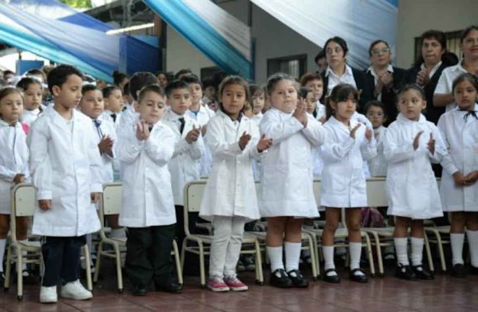 Las dos fichas médicas que deben completar los alumnos en año escolar