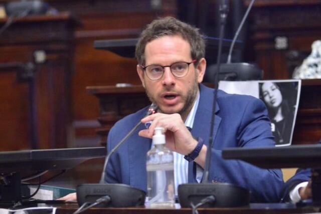 Lucas Ilardo, presidente del Bloque de Senadores del FDT-PJ, dijo que el Ejecutivo está "paralizado" ante la segunda ola de la pandemia. Gentileza FdT