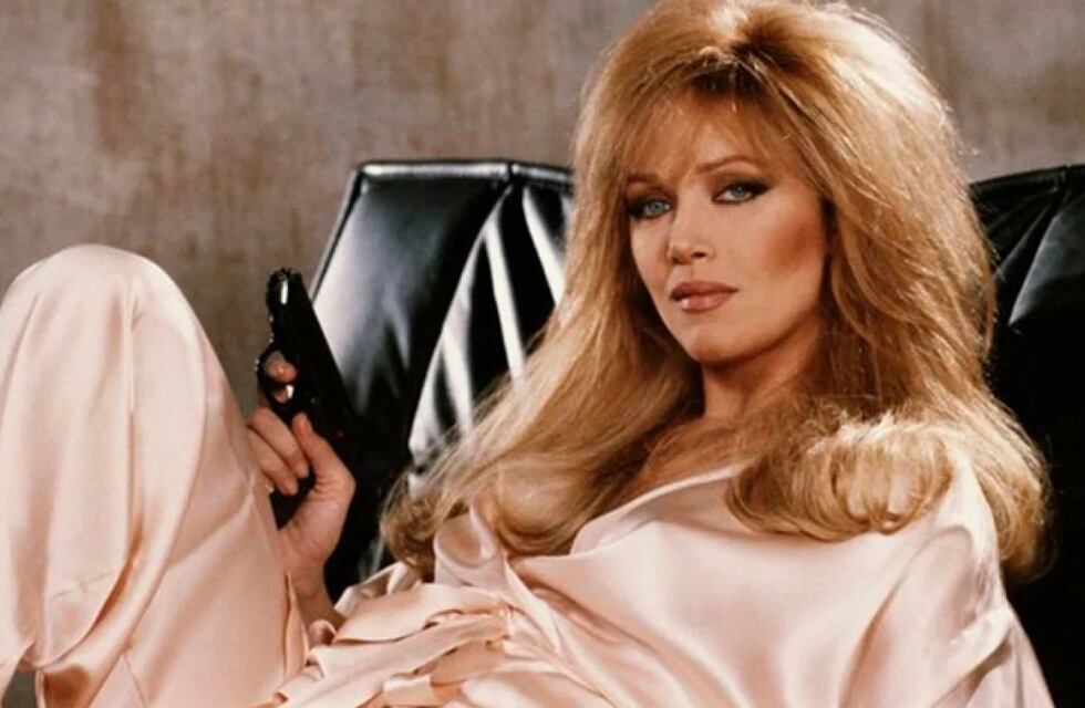 Desmintieron la muerte de Tanya Roberts: el novio de la “chica bond” se enteró en vivo que no había muerto