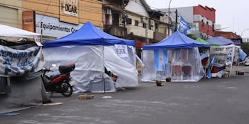 Docentes autoconvocados de Misiones persisten en su reclamo salarial.
