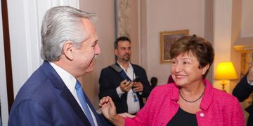 Alberto Fernández junto con Kristalina Georgieva, la titular del FMI.