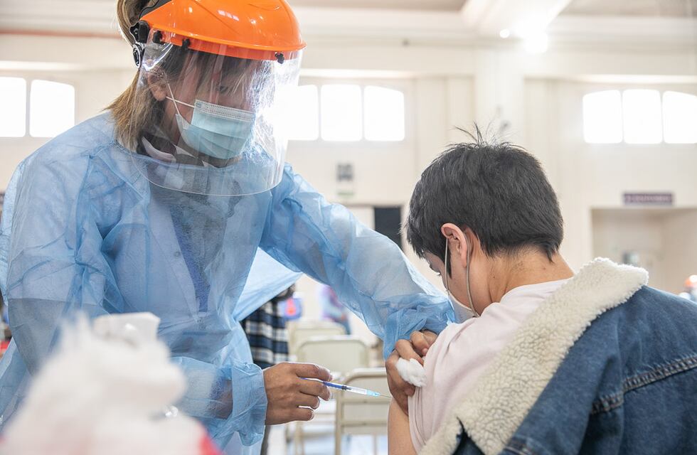 Vacunación contra el Covid en Córdoba: probarán una nueva fórmula en adolescentes