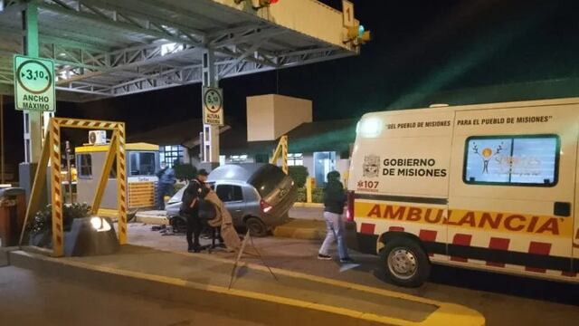 Perdió el control del vehículo e impacto contra las columnas del peaje de Fachinal