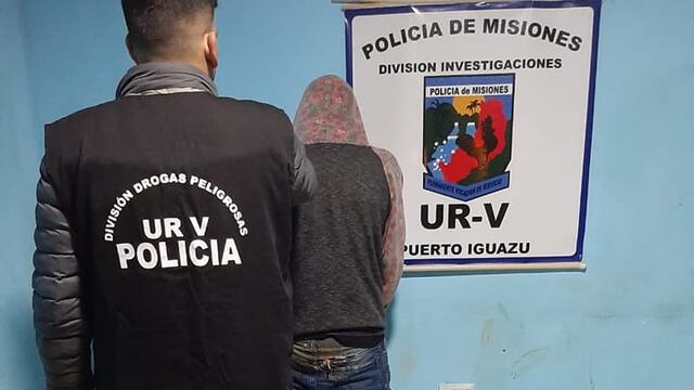 Fue detenido mientras cargaba una columna de hierro en Puerto Iguazú.