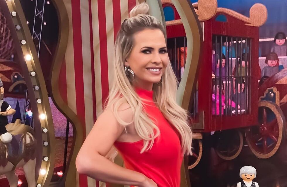 Mini blanca y top plateado: el outfit con el que Ale Maglietti cautivó a sus fans