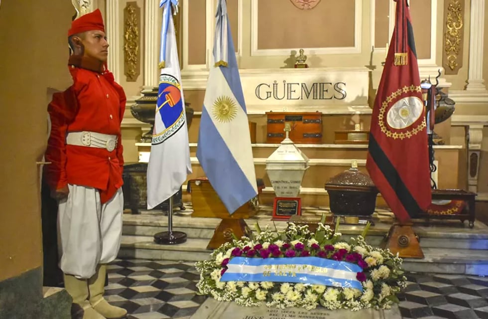En el mes belgraniano, la Bandera de la Libertad Civil hermana a jujeños y salteños