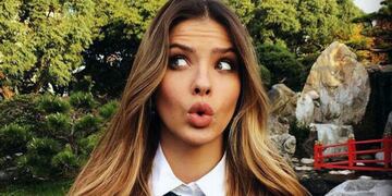 La China Suárez posó en la nieve con un outfit estampado con flores