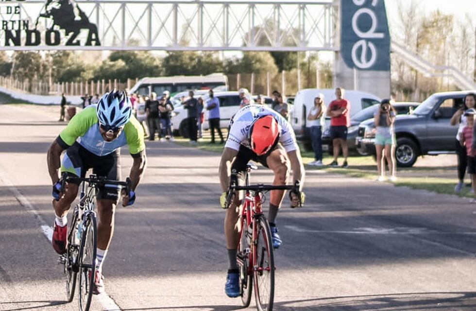 Ciclismo Critérium y Pista: Ramiro Castro ganó en el Autódromo Jorge Ángel Pena
