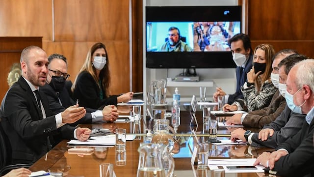 La eliminación de retenciones fue anunciada por los ministros de Economía, Martín Guzmán, y de Desarrollo Productivo, Matías Kulfas, en una reunión con representantes de las empresas Argencon, Accenture, Globant, PWC, Ernest & Young, Tax&Legal, Laboratorios Bagó y el INVAP.