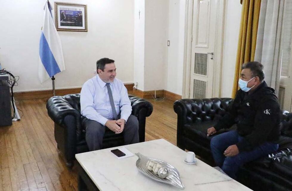 Reunión entre el ministro Medina Ruiz y el secretario general de ATSA